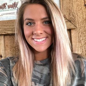 Meet your Posher, Macy